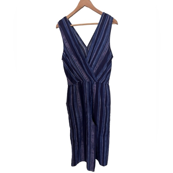 Universal Threads Blue and White Striped Wide Leg Jumpsuit Size Medium - Picture 5 of 12